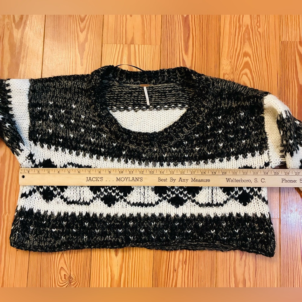 Free People Chunky Fair Isle Cropped Sweater Black Ivory Boho Cozy Knit Size M - Picture 5 of 9